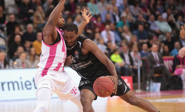 防线疲于应 防线疲于应