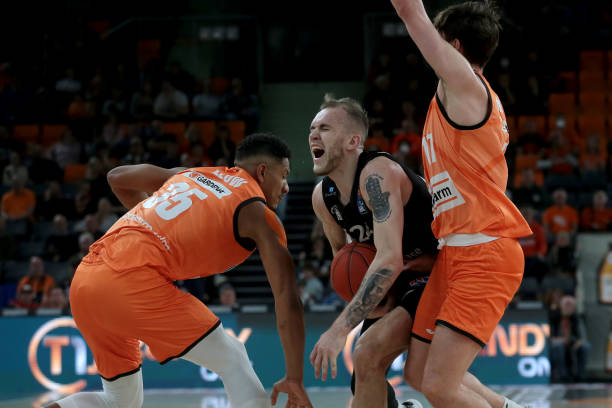 的双重对抗 的双重对抗