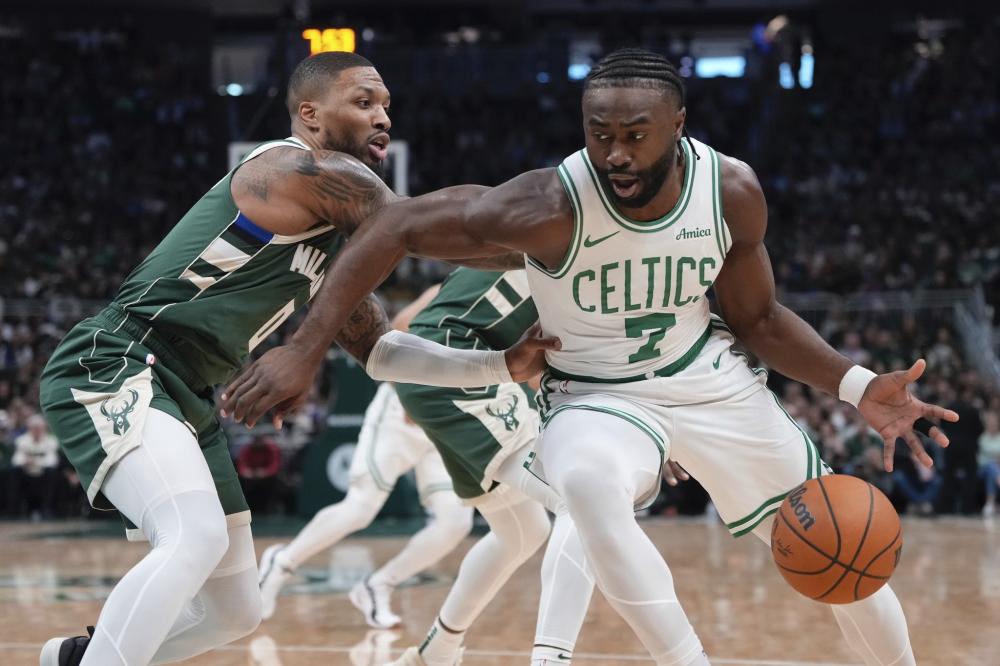 更是对他在 更是对他在