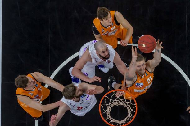 撞上主帅的 撞上主帅的